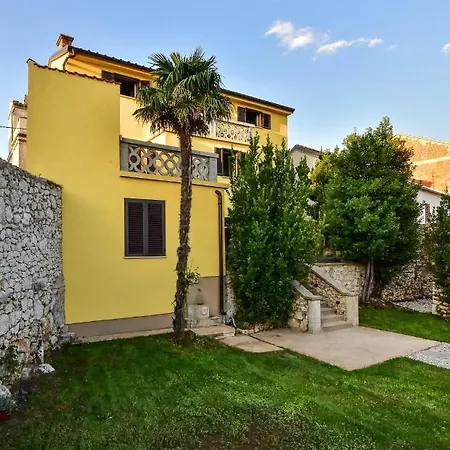 House With A Parking Space - 17868 * Novi Vinodolski
