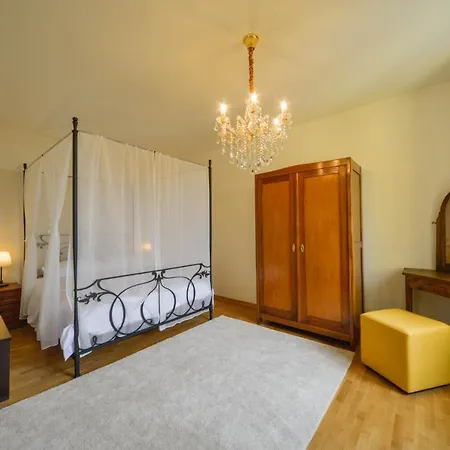 House With A Parking Space - 17868 Holiday home *