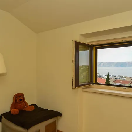 House With A Parking Space - 17868 Holiday home